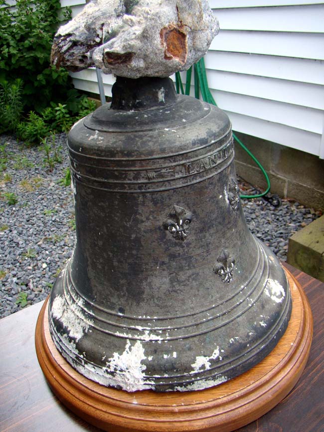 SALVAGED FROM A SHIPWRECK!! A fabulous ship's bell dated 1776. — image 5